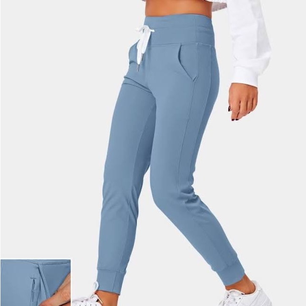 Halara Air Joggers *NEW (never worn)*